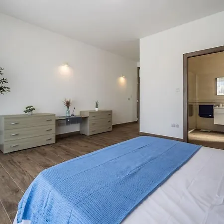 Modern 3 Bedrooms Penthouse With A Breathtaking Valletta View Sliema Exterior photo