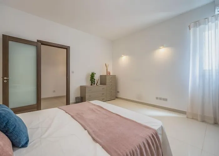Modern 3 Bedrooms Penthouse With A Breathtaking Valletta View