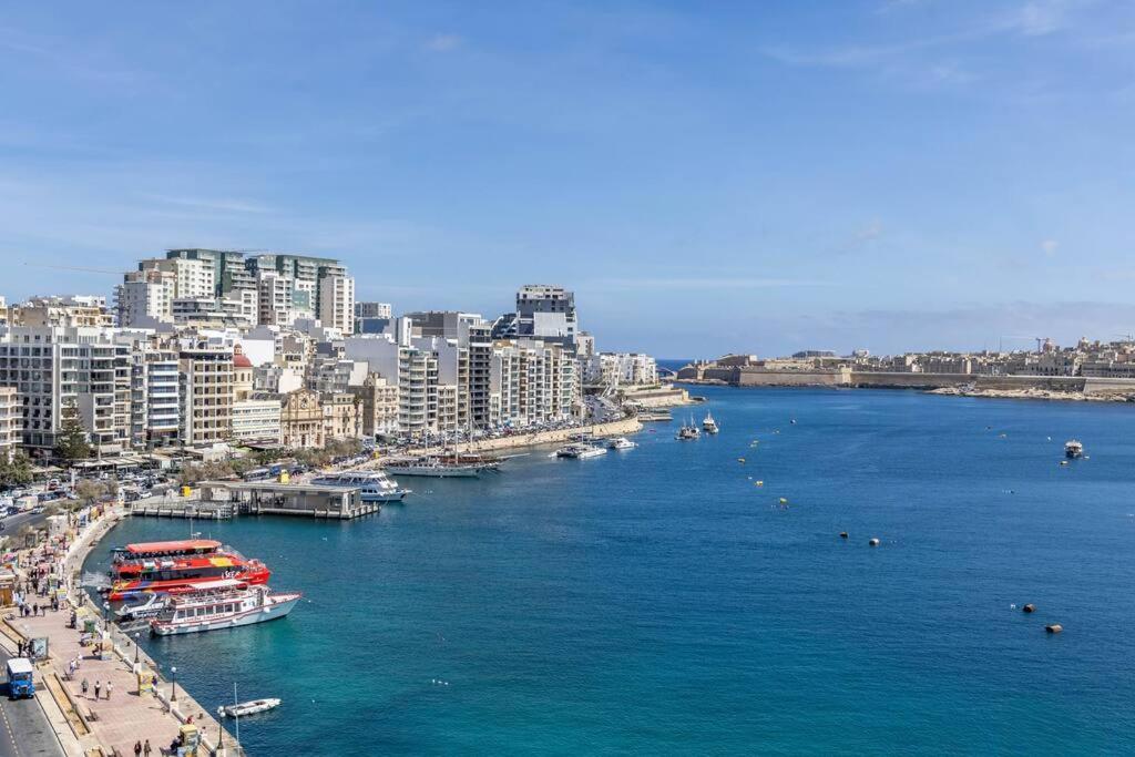 Modern 3 Bedrooms Penthouse With A Breathtaking Valletta View Sliema