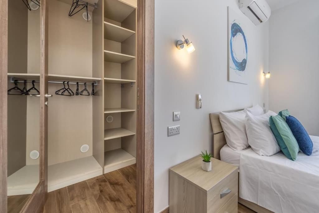 Modern 3 Bedrooms Penthouse With A Breathtaking Valletta View *