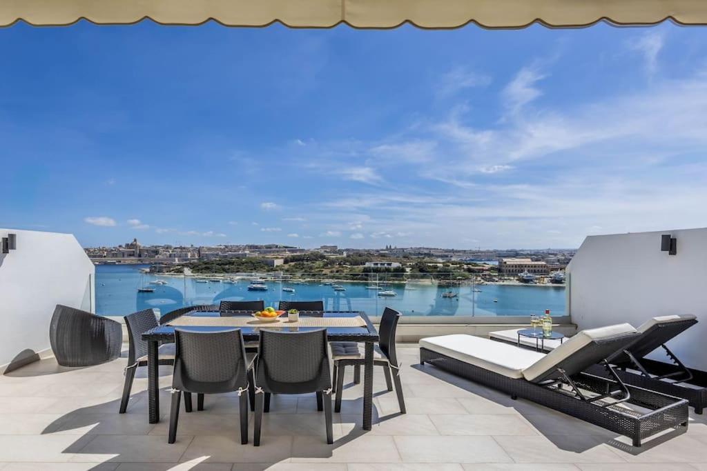 Apartment Modern 3 Bedrooms Penthouse With A Breathtaking Valletta View Sliema