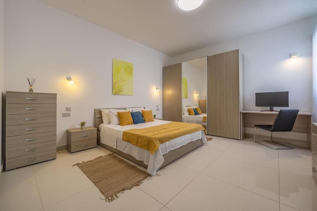 Modern 3 Bedrooms Penthouse With A Breathtaking Valletta View Sliema